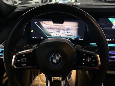 BMW I7 - 7