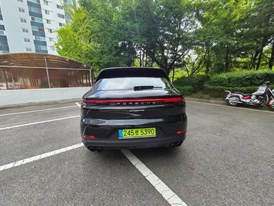 2024 Porsche CAYENNE photo 6