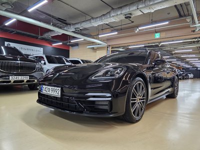 PORSCHE PANAMERA - 4