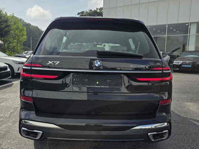 BMW X7 - 7