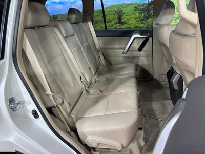 TOYOTA LAND CRUISER PRADO - 9
