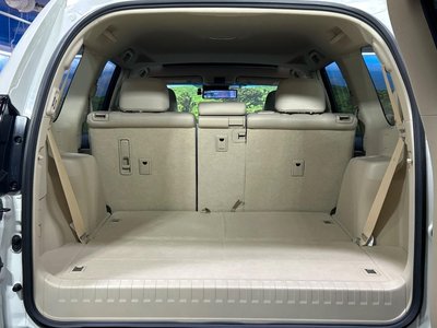 TOYOTA LAND CRUISER PRADO - 10