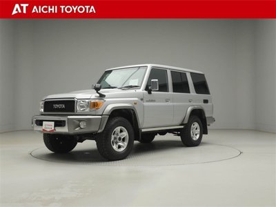 TOYOTA LAND CRUISER 70 - 1