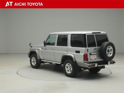 TOYOTA LAND CRUISER 70 - 4