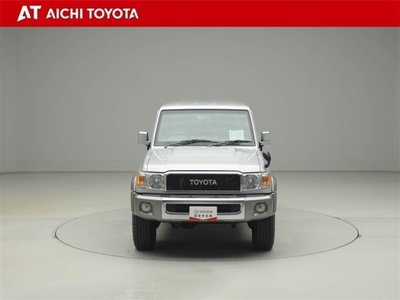 TOYOTA LAND CRUISER 70 - 9