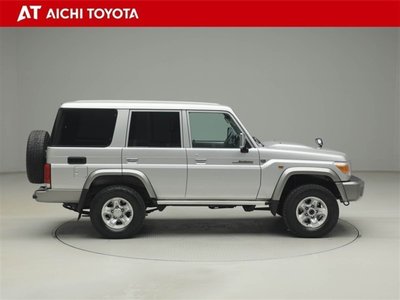 TOYOTA LAND CRUISER 70 - 7