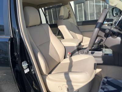 TOYOTA LAND CRUISER PRADO - 8