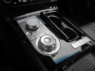 2024 Genesis G80 (RG3) thumbnail 12
