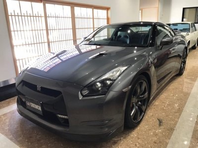 NISSAN GT-R