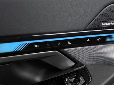 2025 BMW 5 SERIES 缩略图 35