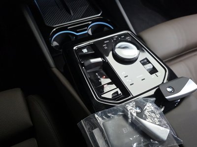 2025 BMW 5 SERIES 缩略图 12