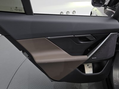 2025 BMW 5 SERIES 缩略图 15
