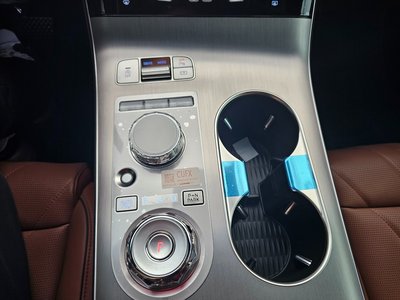 2025 Genesis GV70 — миниатюра 12