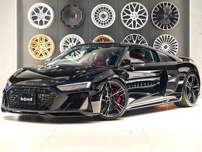 AUDI R8 - 1