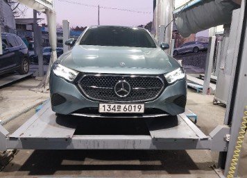 MERCEDES-BENZ E-CLASS - View 1