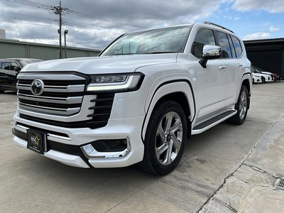 TOYOTA LAND CRUISER 300 - 7