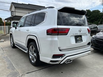 TOYOTA LAND CRUISER 300 - 9
