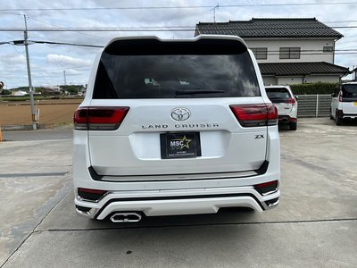 TOYOTA LAND CRUISER 300 - 10