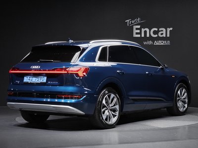 AUDI E-TRON - 3