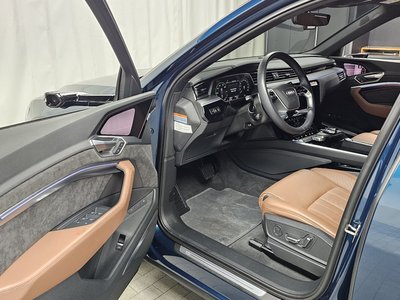 AUDI E-TRON - 10
