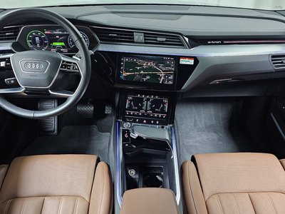 AUDI E-TRON - 5