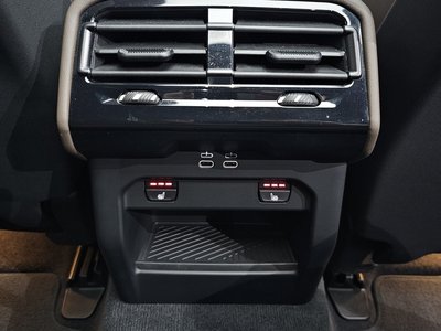 2024 BMW 5 SERIES thumbnail 28