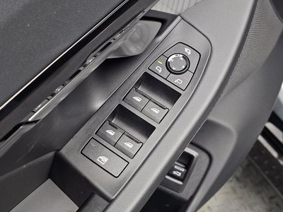 2024 BMW 5 SERIES thumbnail 31