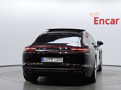 PORSCHE PANAMERA - 4