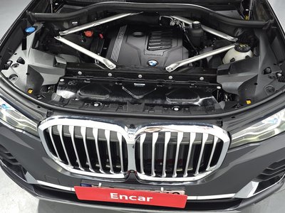 BMW X7 - 7