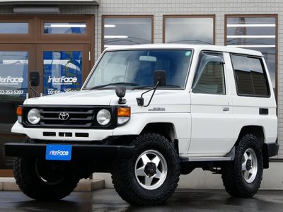TOYOTA LAND CRUISER 70 - 2