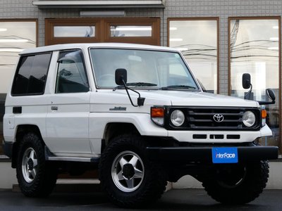 TOYOTA LAND CRUISER 70 - 7