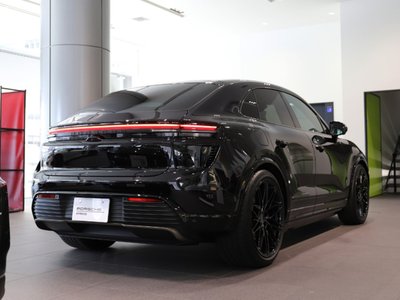 PORSCHE MACAN - 3