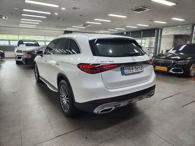 2025 Mercedes-BENZ GLC — фото 4