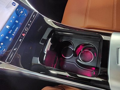 2025 Mercedes-BENZ GLC — миниатюра 11