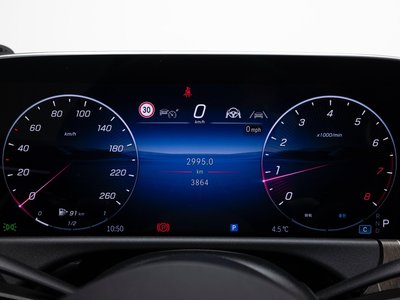 MERCEDES-BENZ E-CLASS - 8