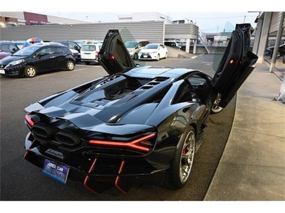 LAMBORGHINI REVUELTO - 4