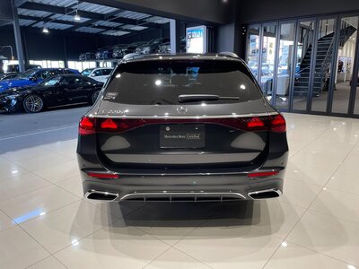 MERCEDES-BENZ E-CLASS WAGON - 6