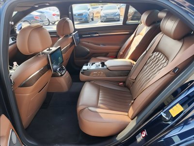 صورة 8 لـ 2020 GENESIS G90