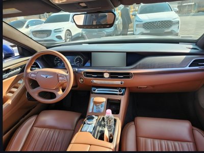 صورة 10 لـ 2020 GENESIS G90