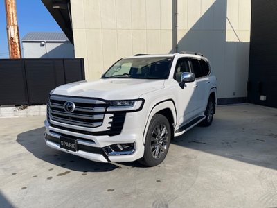 TOYOTA LAND CRUISER 300 - 8