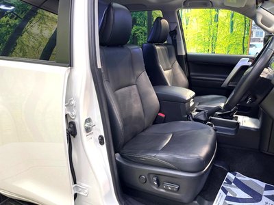 TOYOTA LAND CRUISER PRADO - 8