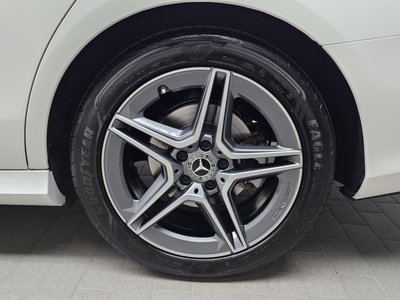 MERCEDES-BENZ E-CLASS - 8