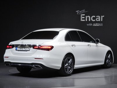 MERCEDES-BENZ E-CLASS - 4