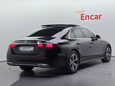 2025 Mercedes-BENZ E-CLASS — фото 4