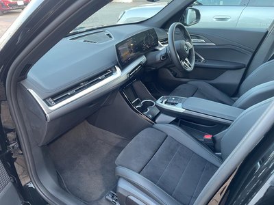 2025 BMW X1 — миниатюра 17