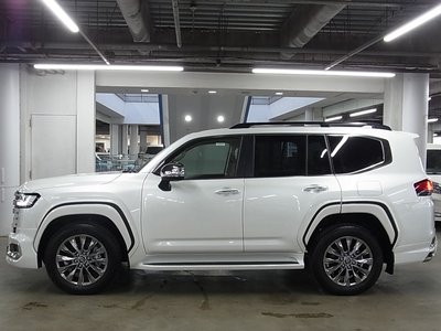 صورة مصغرة 13 لـ 2025 Toyota LAND CRUISER 300