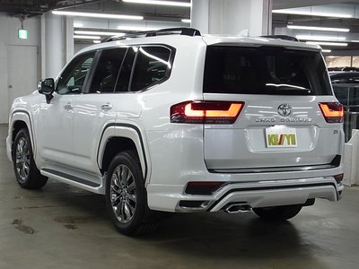 صورة مصغرة 11 لـ 2025 Toyota LAND CRUISER 300