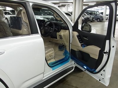 صورة مصغرة 16 لـ 2025 Toyota LAND CRUISER 300