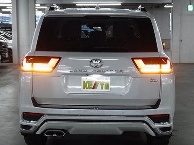 صورة 10 لـ 2025 Toyota LAND CRUISER 300