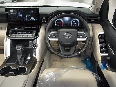 صورة مصغرة 14 لـ 2025 Toyota LAND CRUISER 300